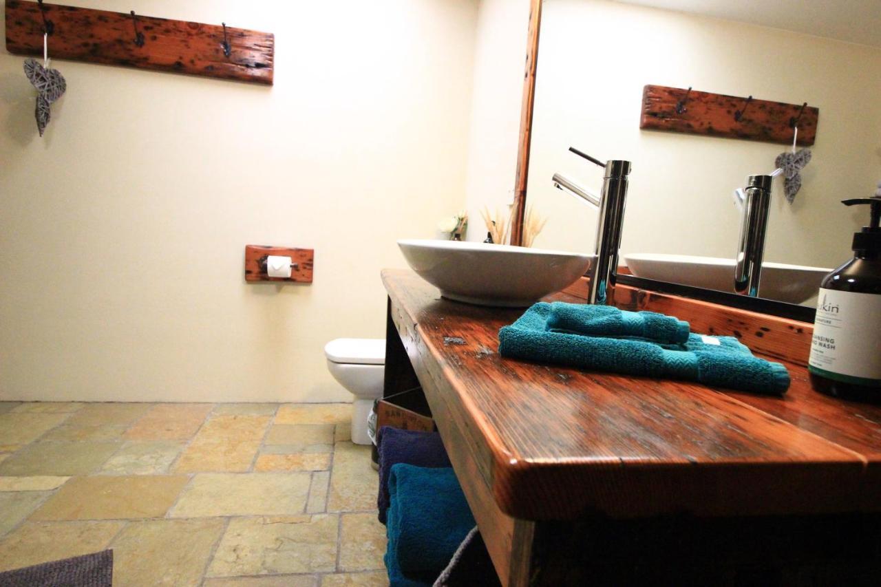 SarsfieldDown To Earth Farm Retreatアパートメント エクステリア 写真