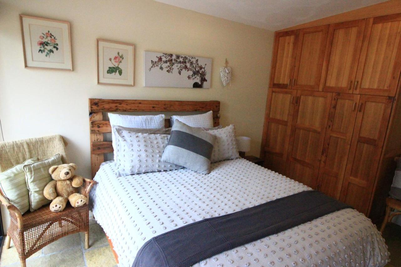 SarsfieldDown To Earth Farm Retreatアパートメント エクステリア 写真
