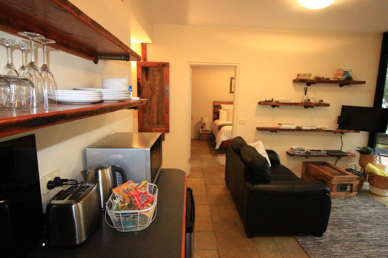 SarsfieldDown To Earth Farm Retreatアパートメント エクステリア 写真